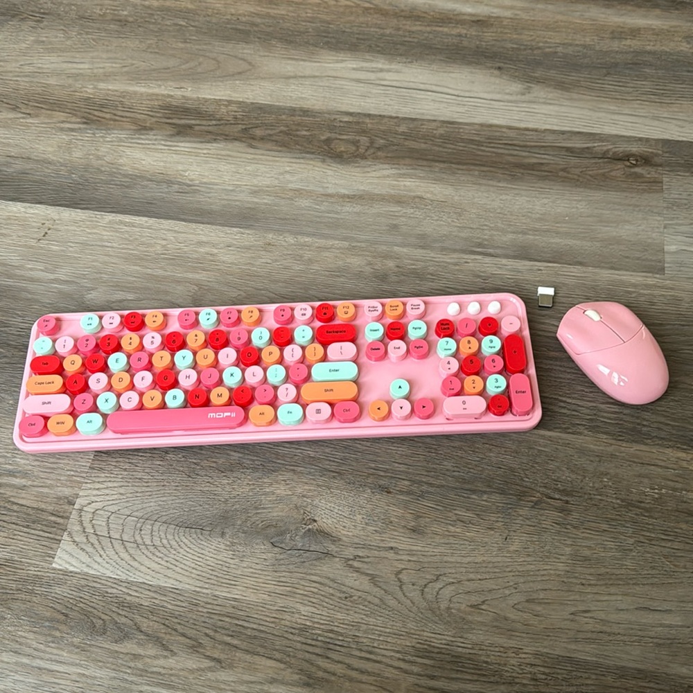Wireless retro keyboard